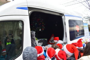 POLIȚIȘTII CĂLĂRĂȘENI, COLINDAȚI DE ELEVII LICEULUI TEORETIC „MIHAI EMINESCU” 