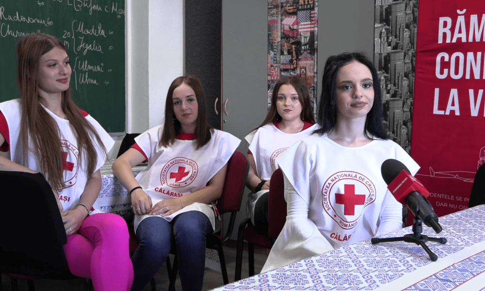 Voluntari Crucea Roșie