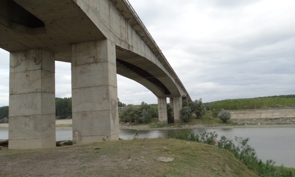 Podul peste Canalul Siderurgic
