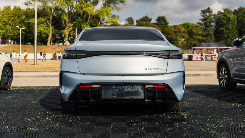 Creșterea spectaculoasă a companiei chineze BYD! A depășit Tesla