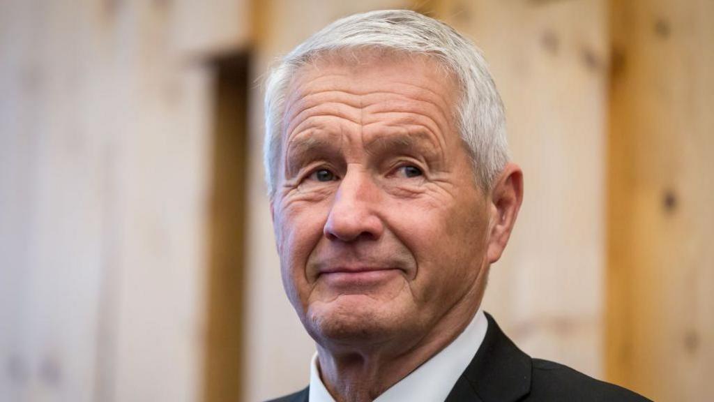 Un fost prim-ministru, percheziționat de poliție după apariția numelui său în dosarele Epstein