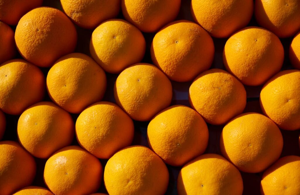 Tone de fructe cu pesticide din Egipt, vândute ca produse grecești în supermarketuri. Percheziții de amploare