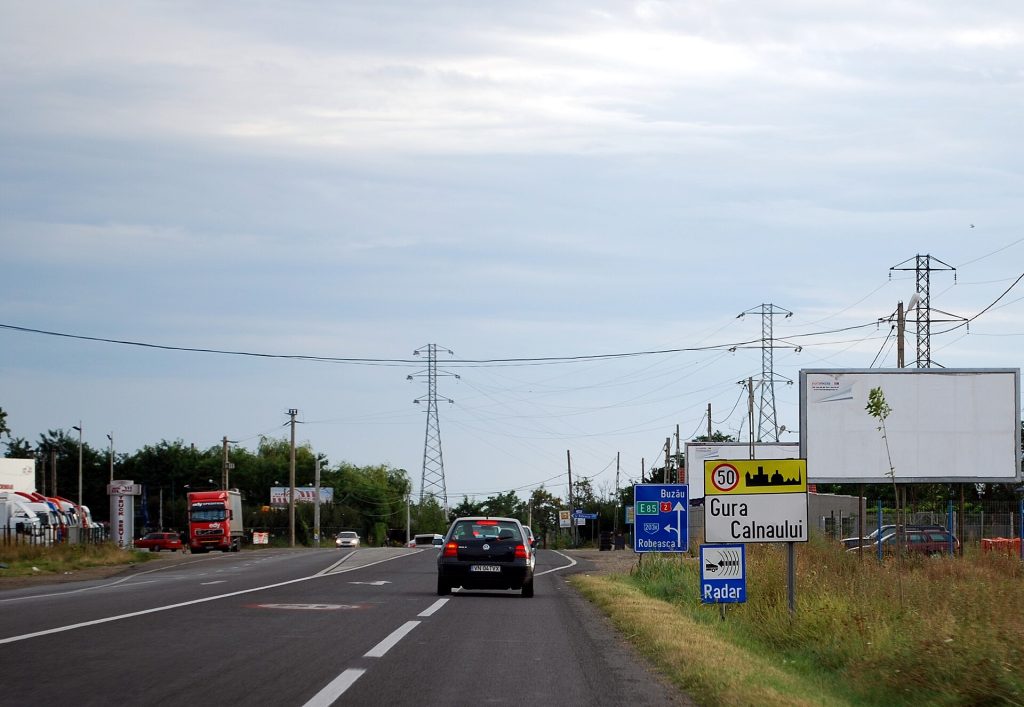 Un bărbat de 27 de ani, prins cu 114 km/h pe DN 73 la Dragoslavele, unde limita e 50 km/h